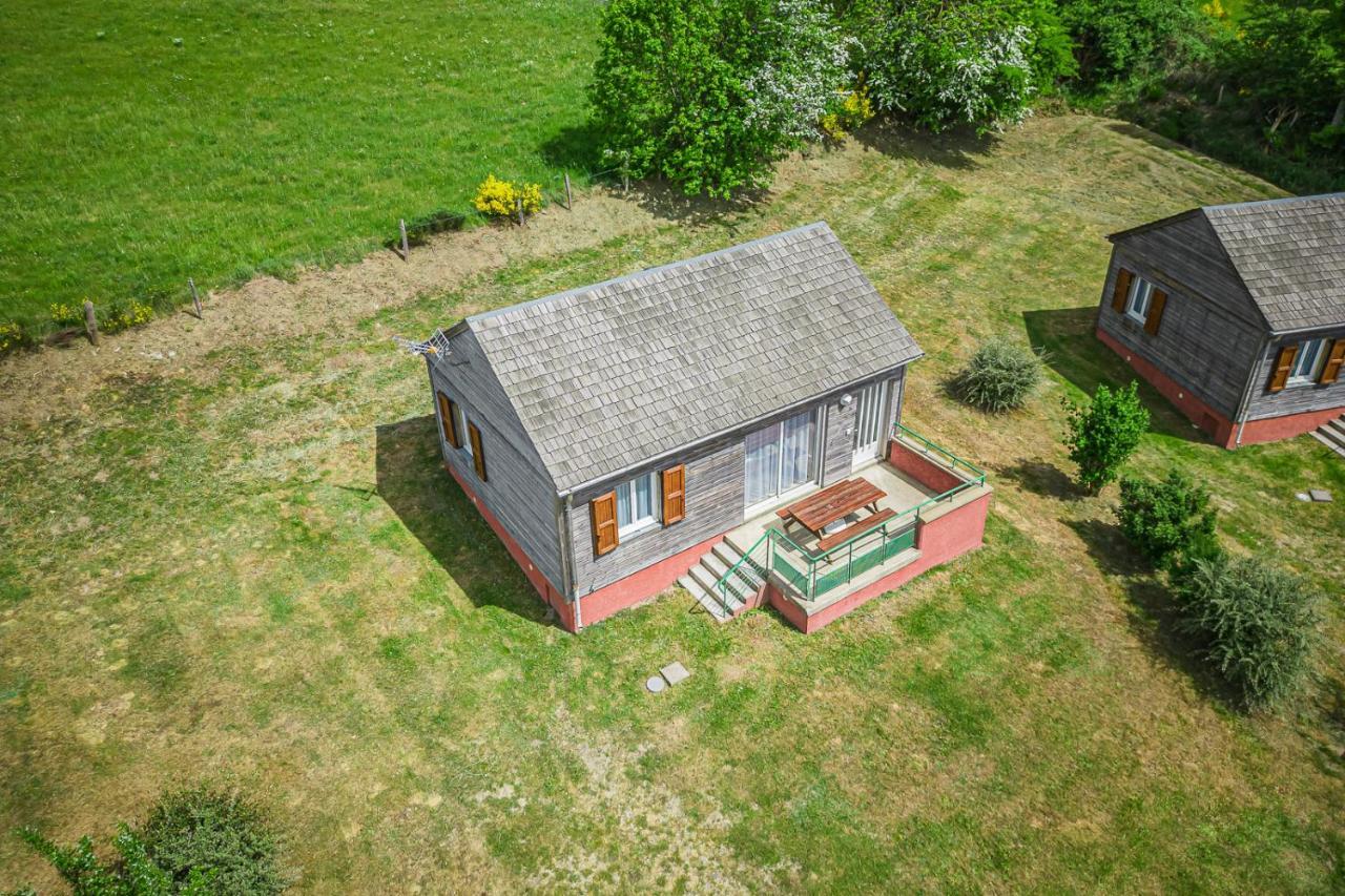 Les Chalets De La Vallee Du Bes Albaret-le-Comtal Eksteriør bilde